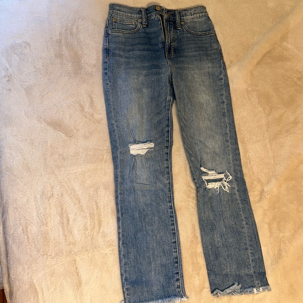 Madewell, the perfect vintage jean with distressed knees and back pockets